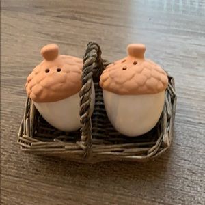 Acorn salt/pepper shakers in a basket
